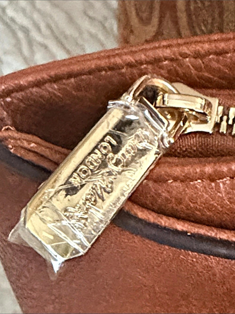 Darcy Marks London Brown tan cognac vegan approved LeatherTote straps 10 1/2” - Picture 14 of 17
